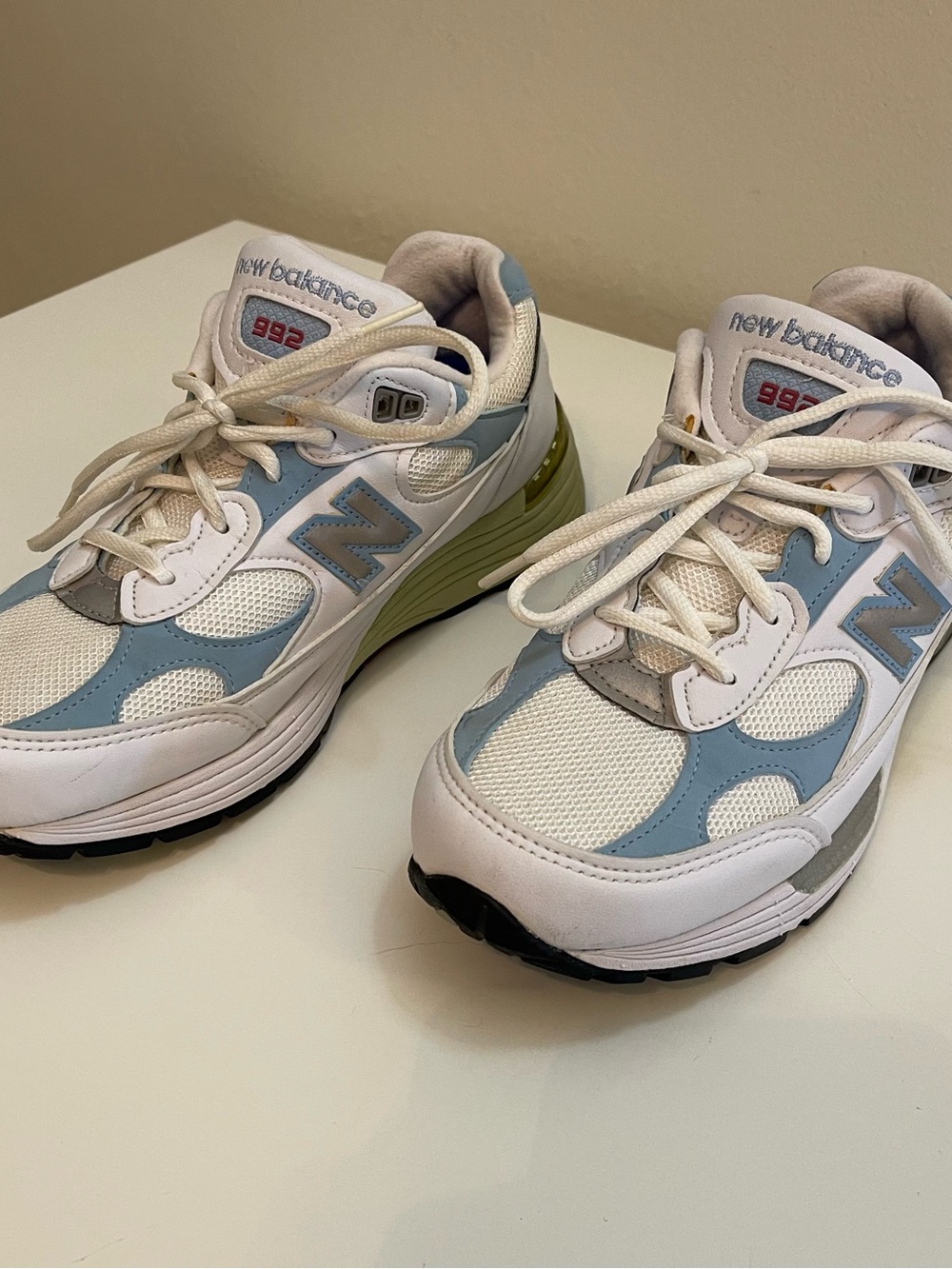 New Balance 992 USA Made White & Light Blue Sneakers Women’s Size US 7